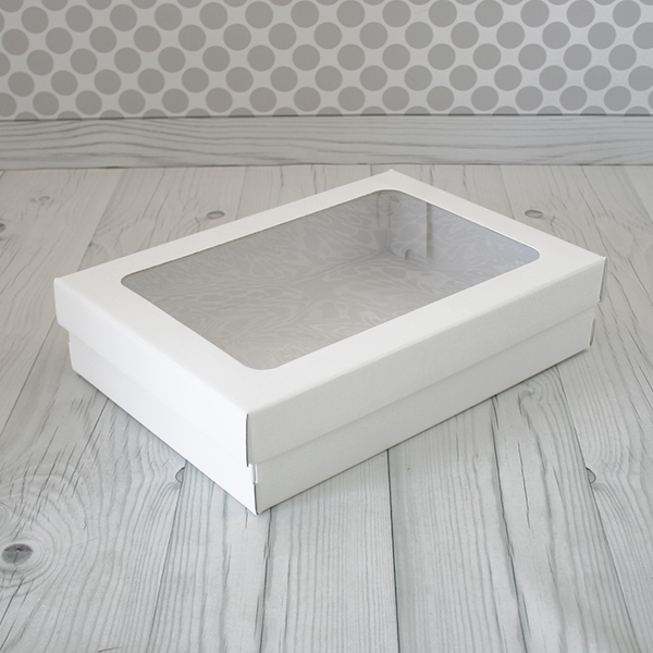 Коробка с окном 35*25*8см белая