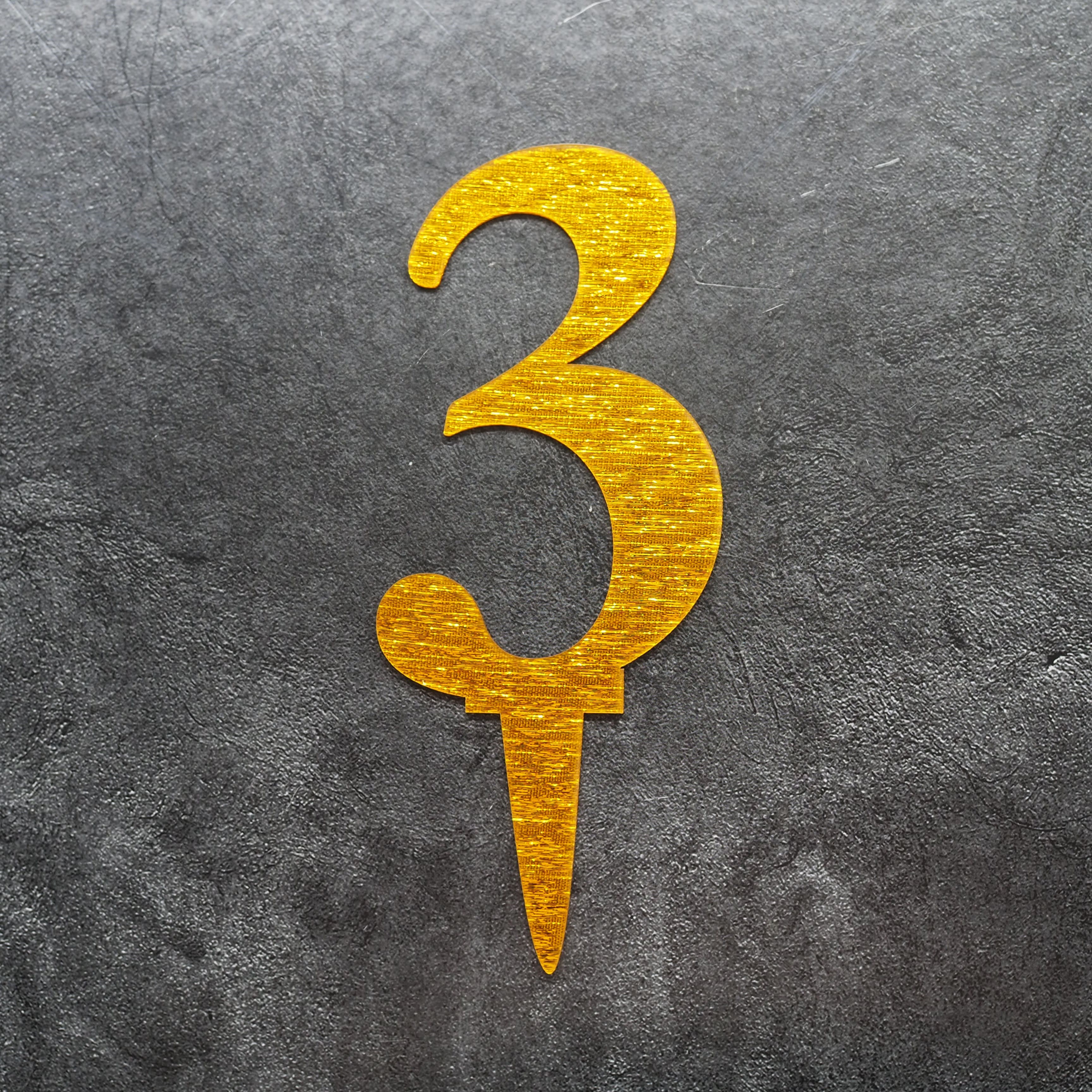 Топпер "3" акрил золото